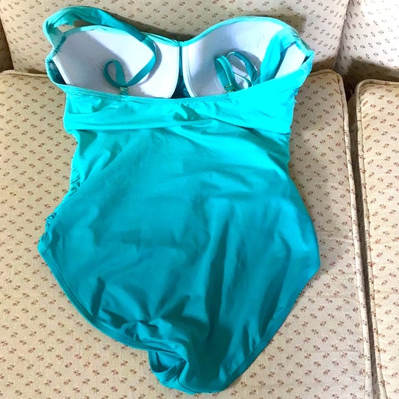 One piece swimwear Size 14 - Picture 2 of 7